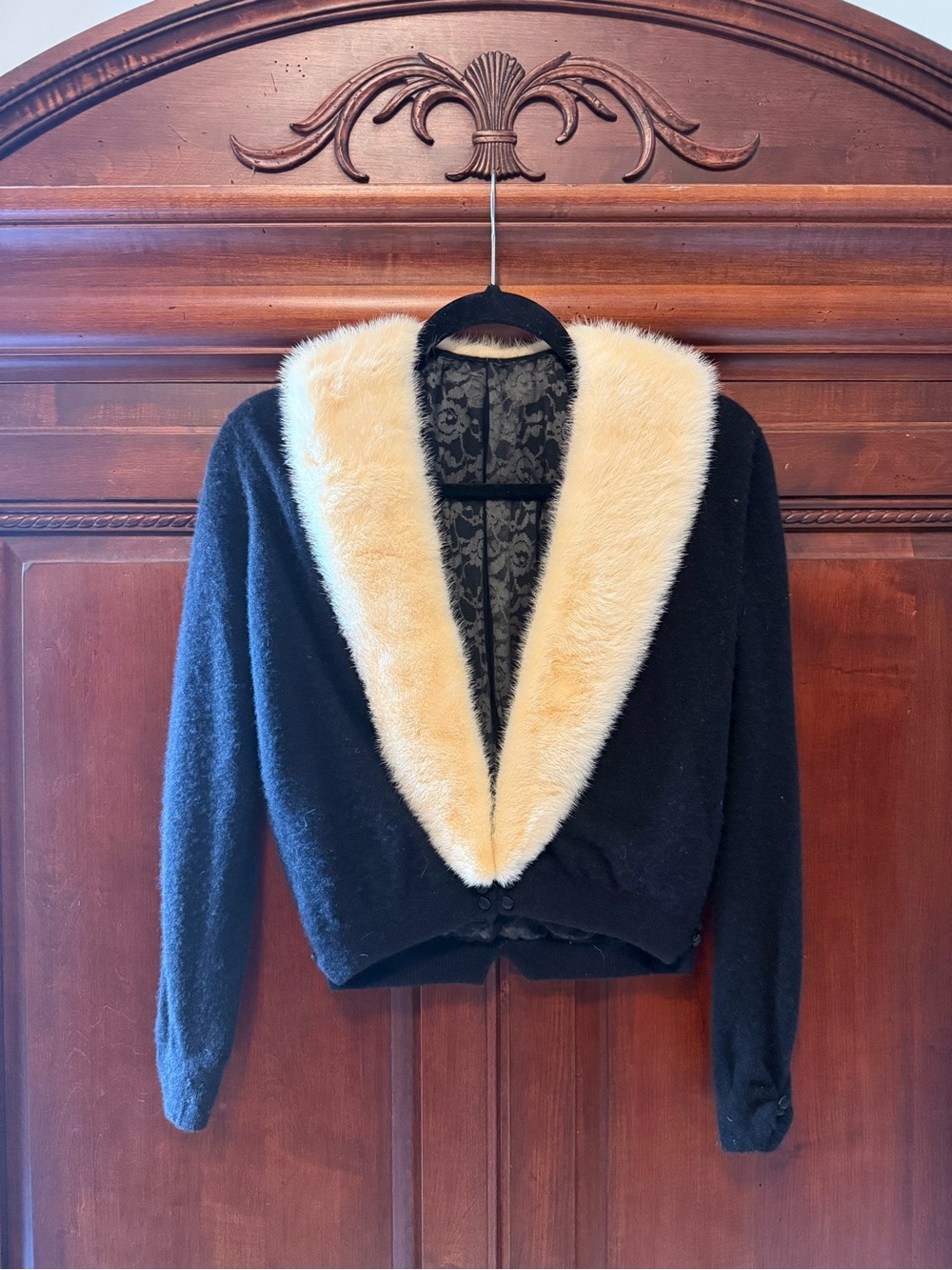 Black Cashmere Cropped Cardigan with Mink Fur Collar